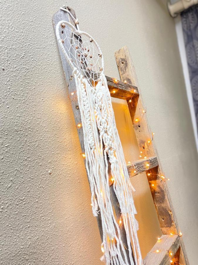 ラファイエット Maison Freetown Bed & Breakfast エクステリア 写真